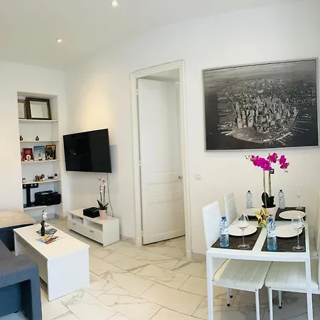 Palais T2 300m De La Parking En